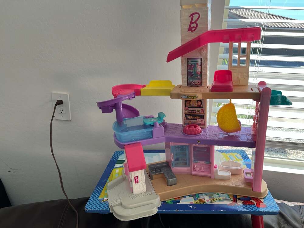 Fisher-Price Little People Barbie Dream House Playset with Lights and Sounds